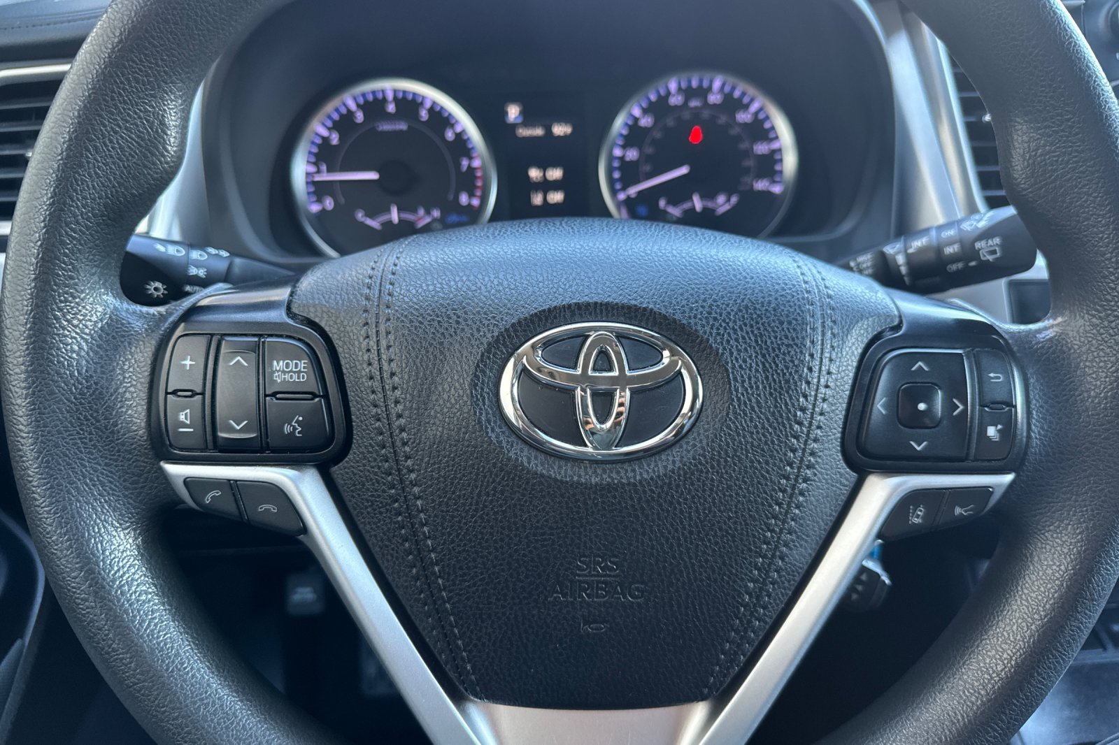 Used 2019 Toyota Highlander LE FWD image 23
