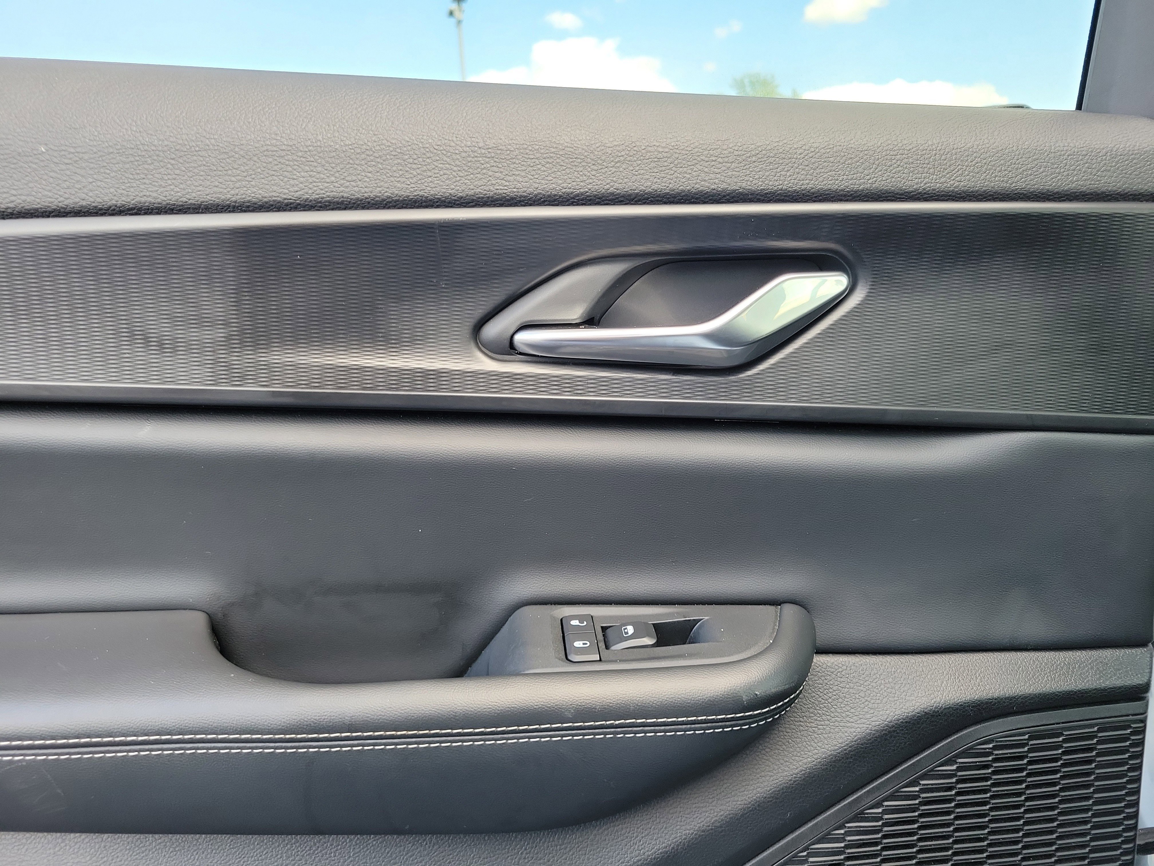 Used 2024 Jeep Grand Cherokee L Laredo image 12