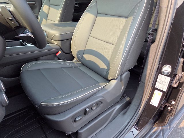 New 2026 Chevrolet Suburban Premier AWD/4WD image 28