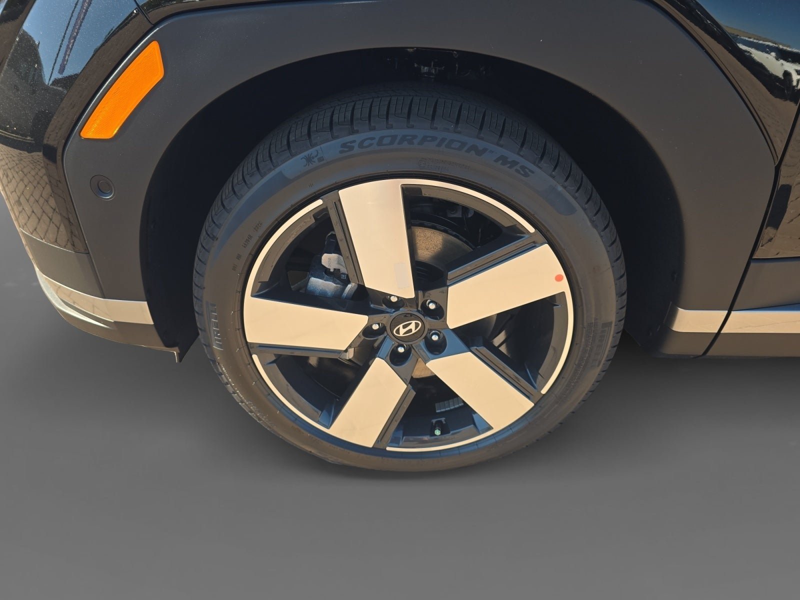 New 2027 Hyundai Santa Fe Limited w/ Tow & Go Package FWD image 9