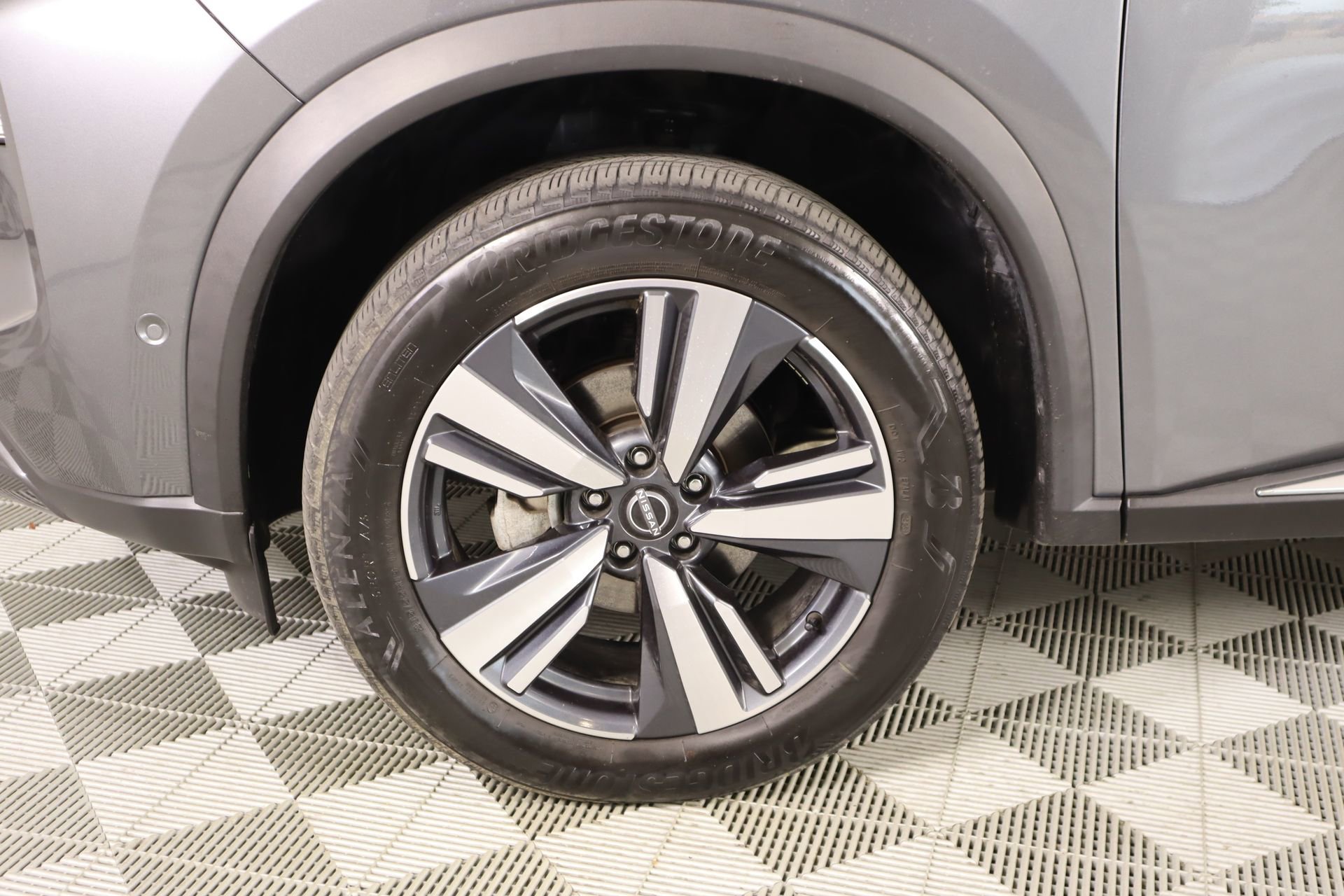 Used 2023 Nissan Rogue SL w/ SL Premium Package image 19