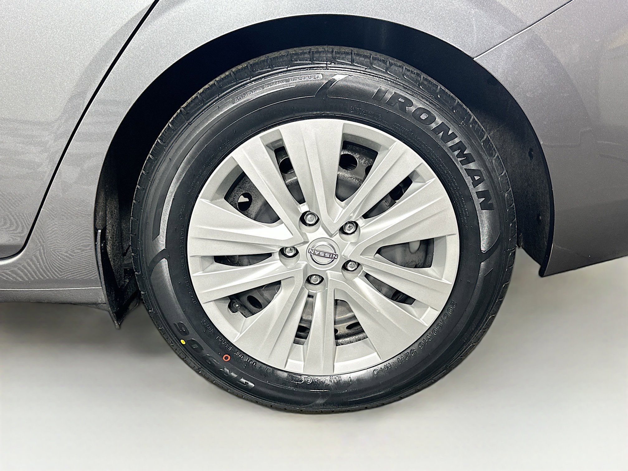 Used 2025 Nissan Sentra S image 11