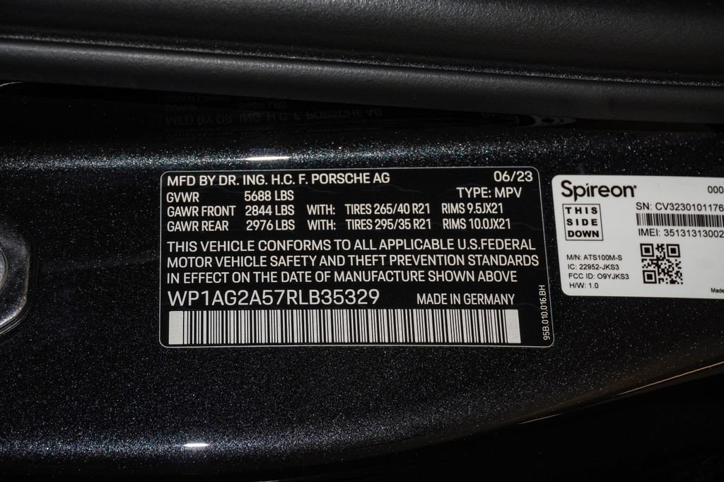 Used 2024 Porsche Macan S AWD/4WD image 30