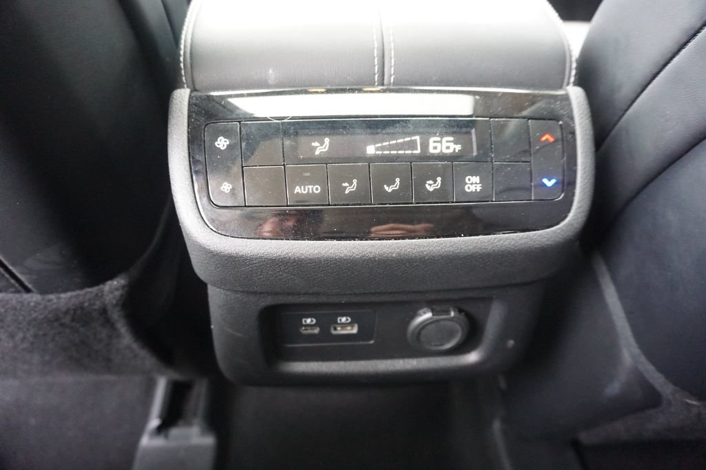 Used 2023 INFINITI QX60 Luxe w/ Vision Package FWD image 13