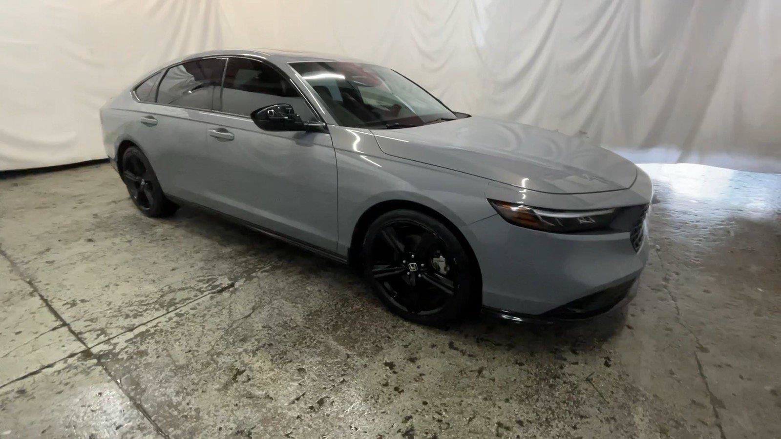 Used 2025 Honda Accord Sport image 3