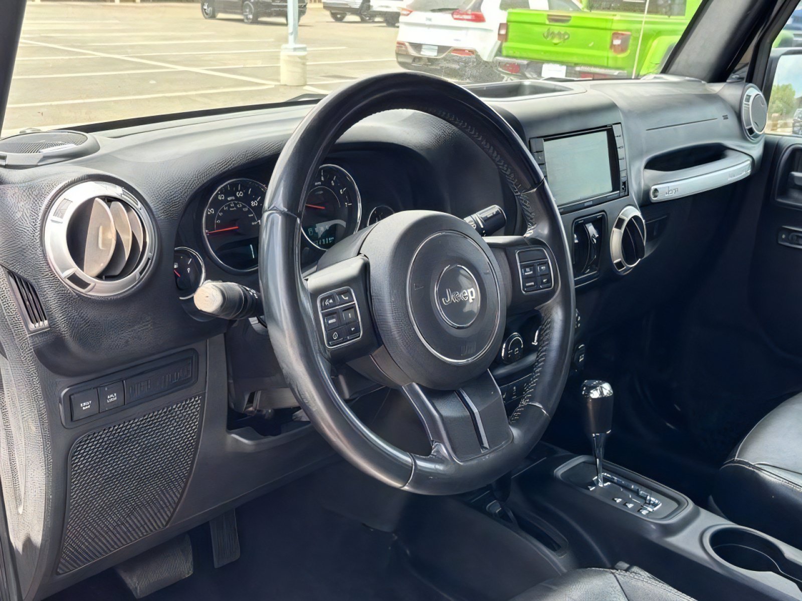 Used 2016 Jeep Wrangler Unlimited Rubicon w/ Connectivity Group AWD/4WD image 19