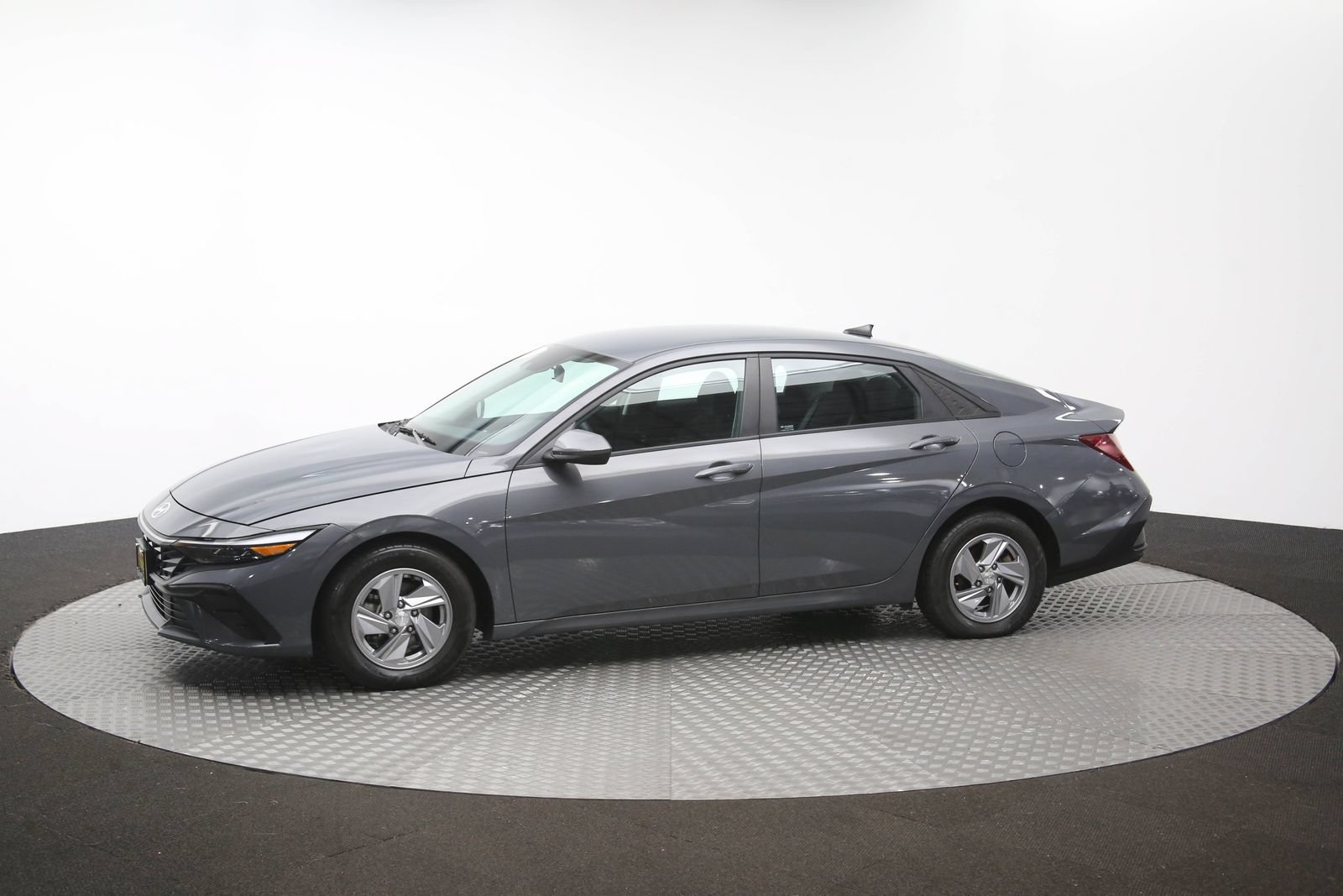 Used 2024 Hyundai Elantra SE FWD image 56