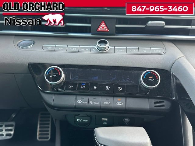 Used 2025 Hyundai Elantra SEL FWD image 21