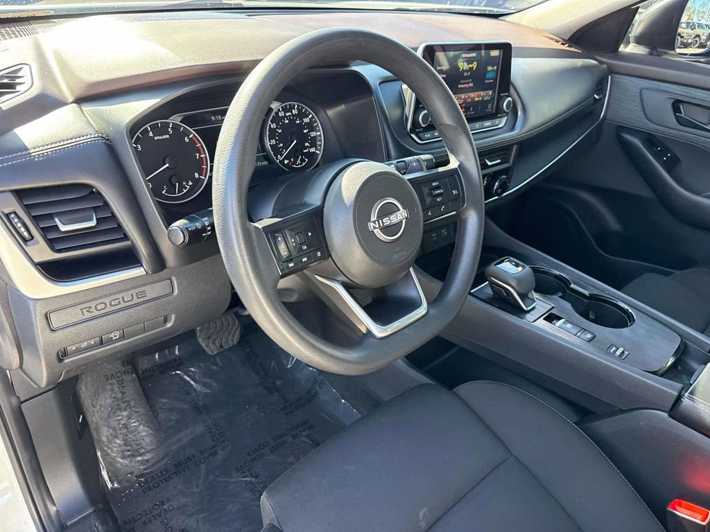 Used 2023 Nissan Rogue S image 21