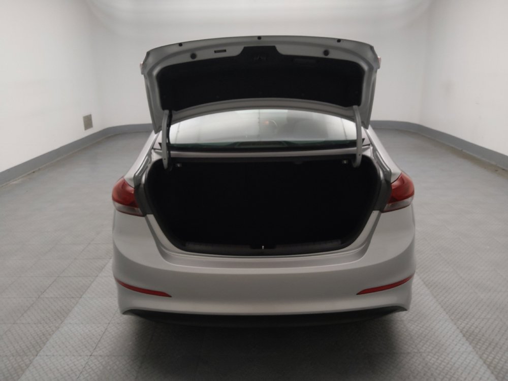 Used 2017 Hyundai Elantra Limited w/ Limited Tech Package 04 image 29