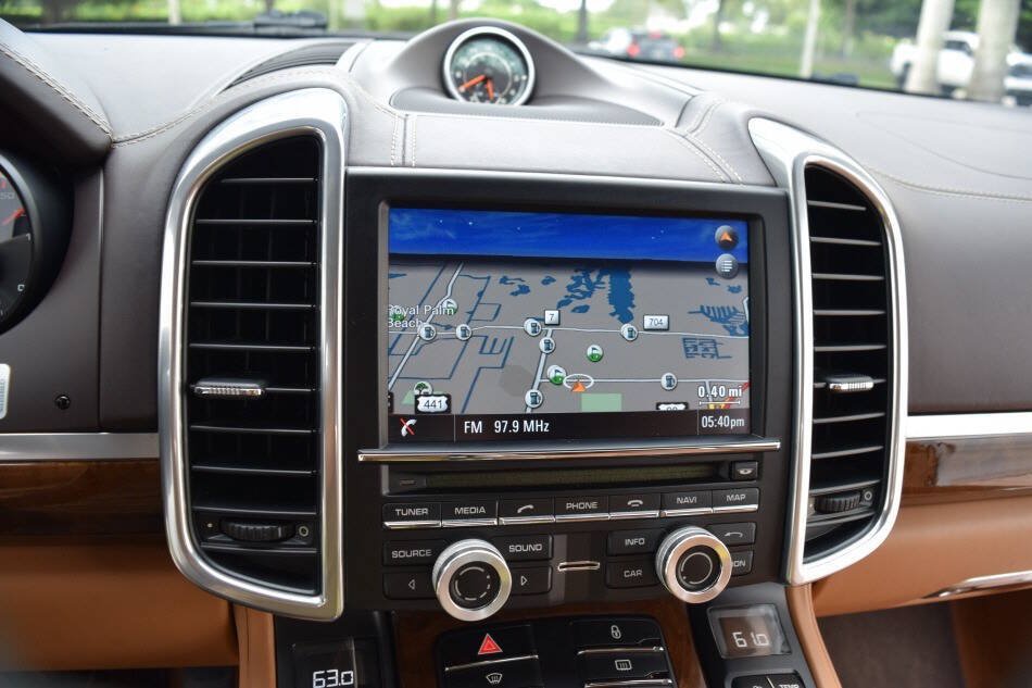 Used 2013 Porsche Cayenne Diesel AWD/4WD image 61