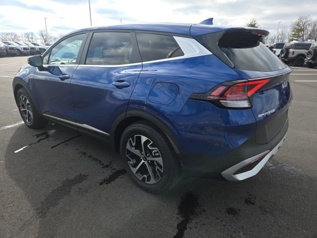 Used 2025 Kia Sportage EX image 4