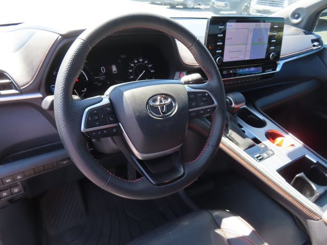 Used 2024 Toyota Sienna XSE w/ XSE Premium Package AWD/4WD image 15