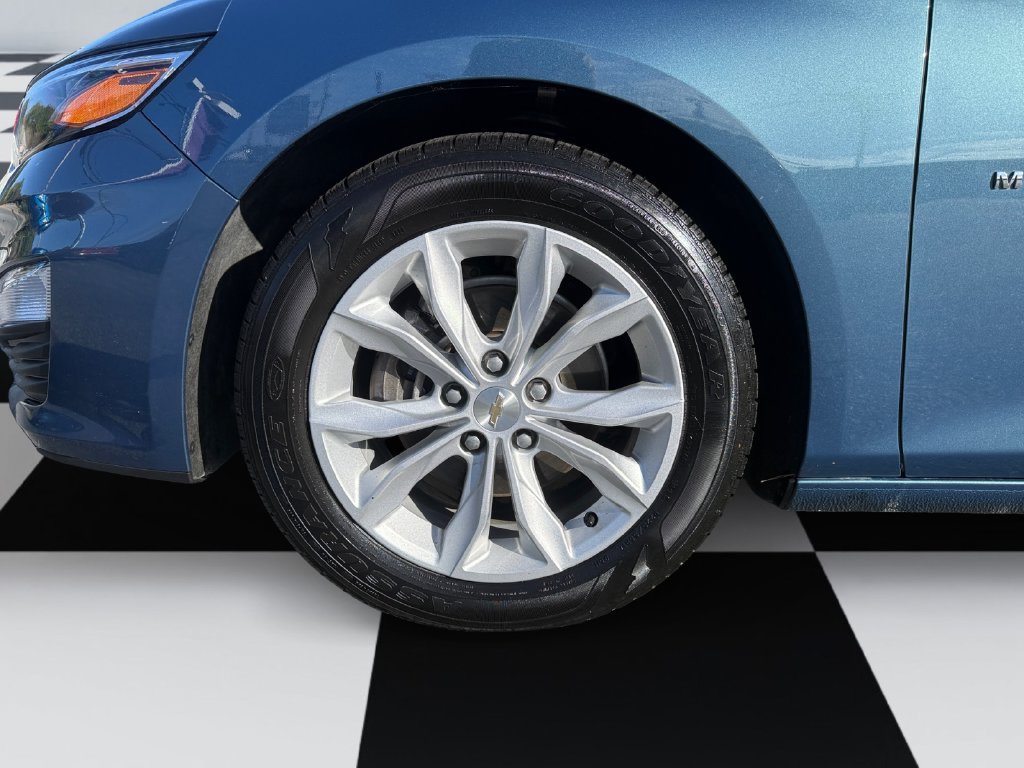 Used 2025 Chevrolet Malibu LT FWD image 14