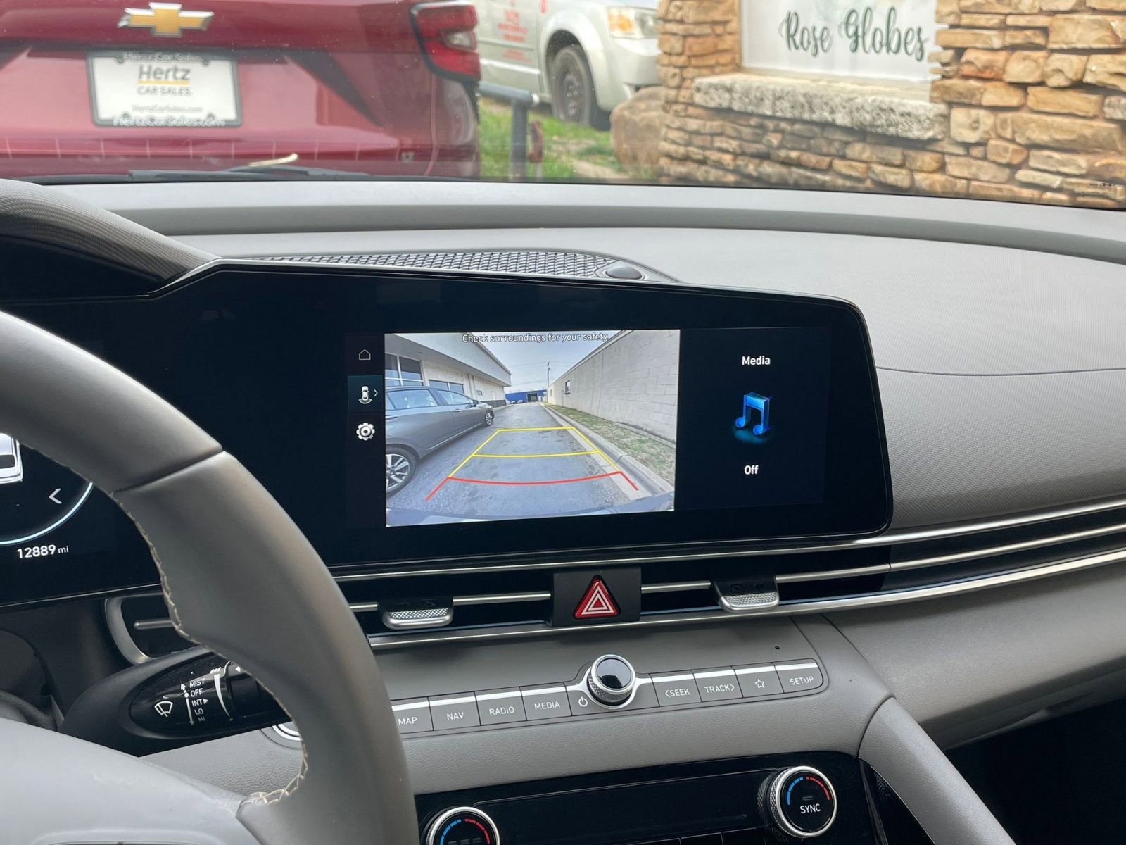 Used 2025 Hyundai Elantra SEL image 23