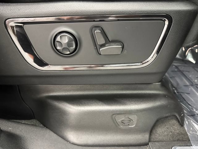Used 2022 RAM 1500 Limited w/ Body Color Bumper Group AWD/4WD image 30