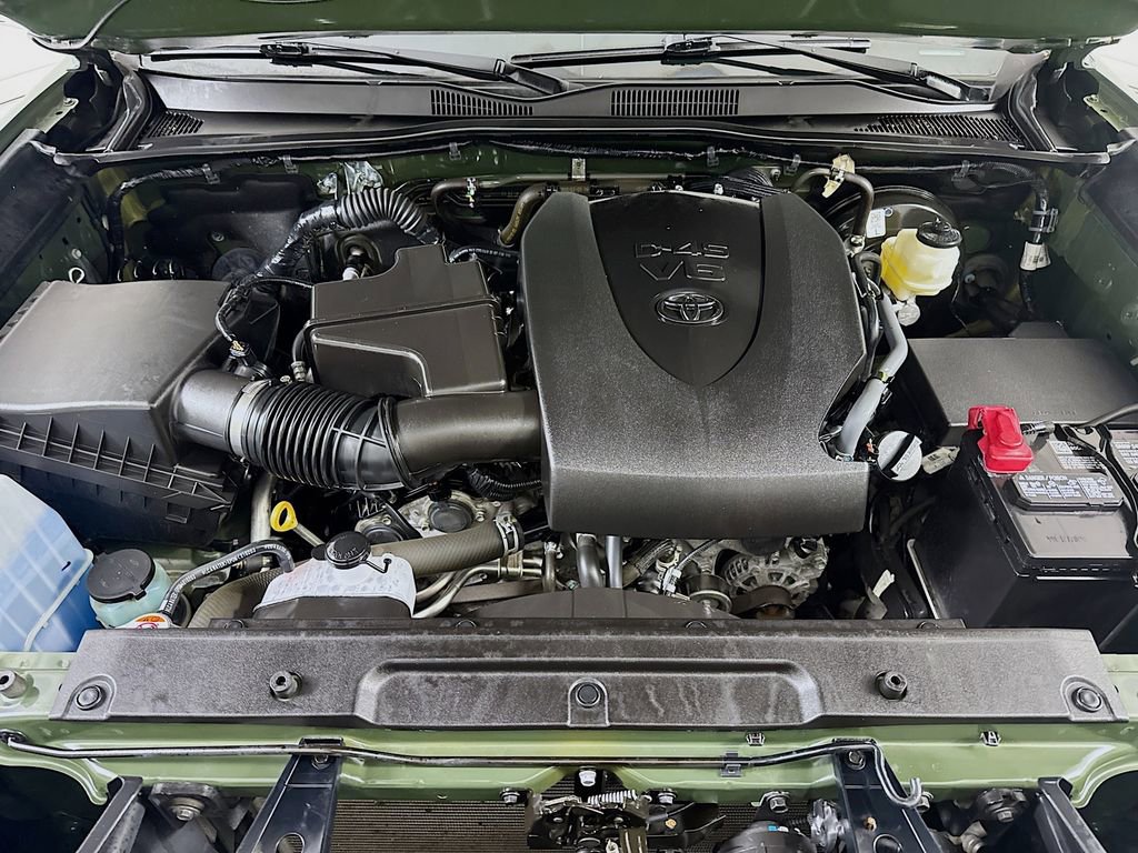 Used 2021 Toyota Tacoma Limited image 31