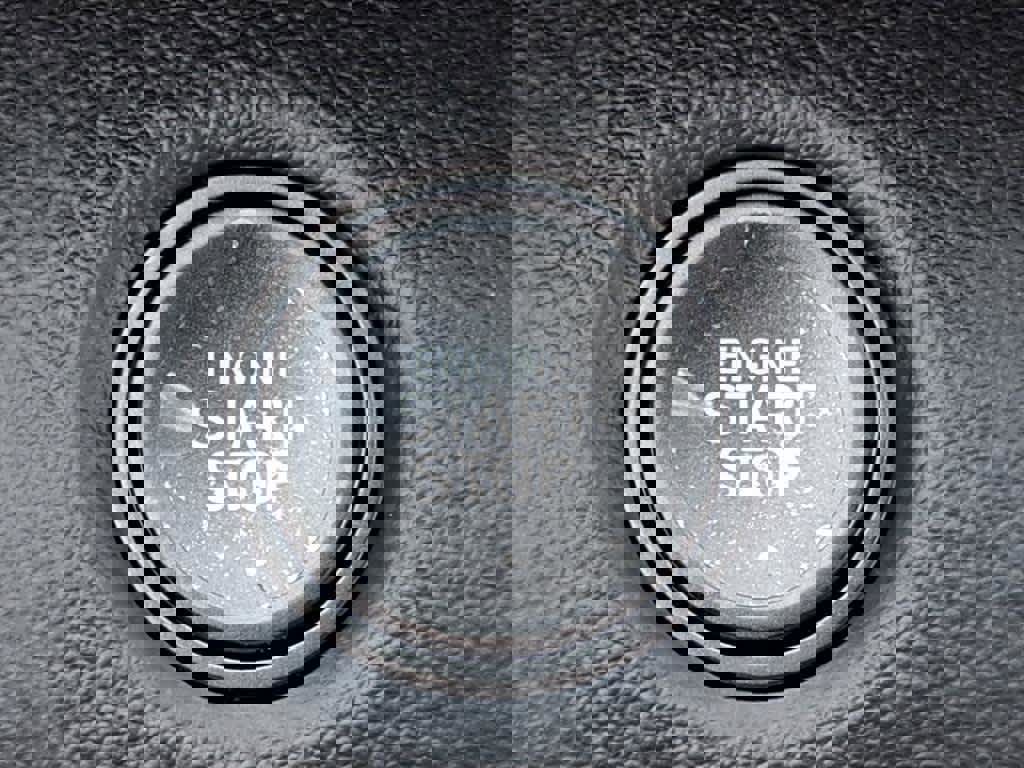 Certified 2025 Hyundai Elantra Sport image 20