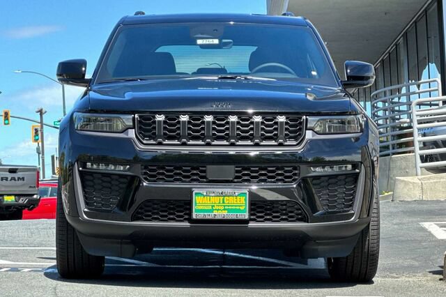 New 2026 Jeep Grand Cherokee Limited w/ Limited Altitude Package AWD/4WD image 6