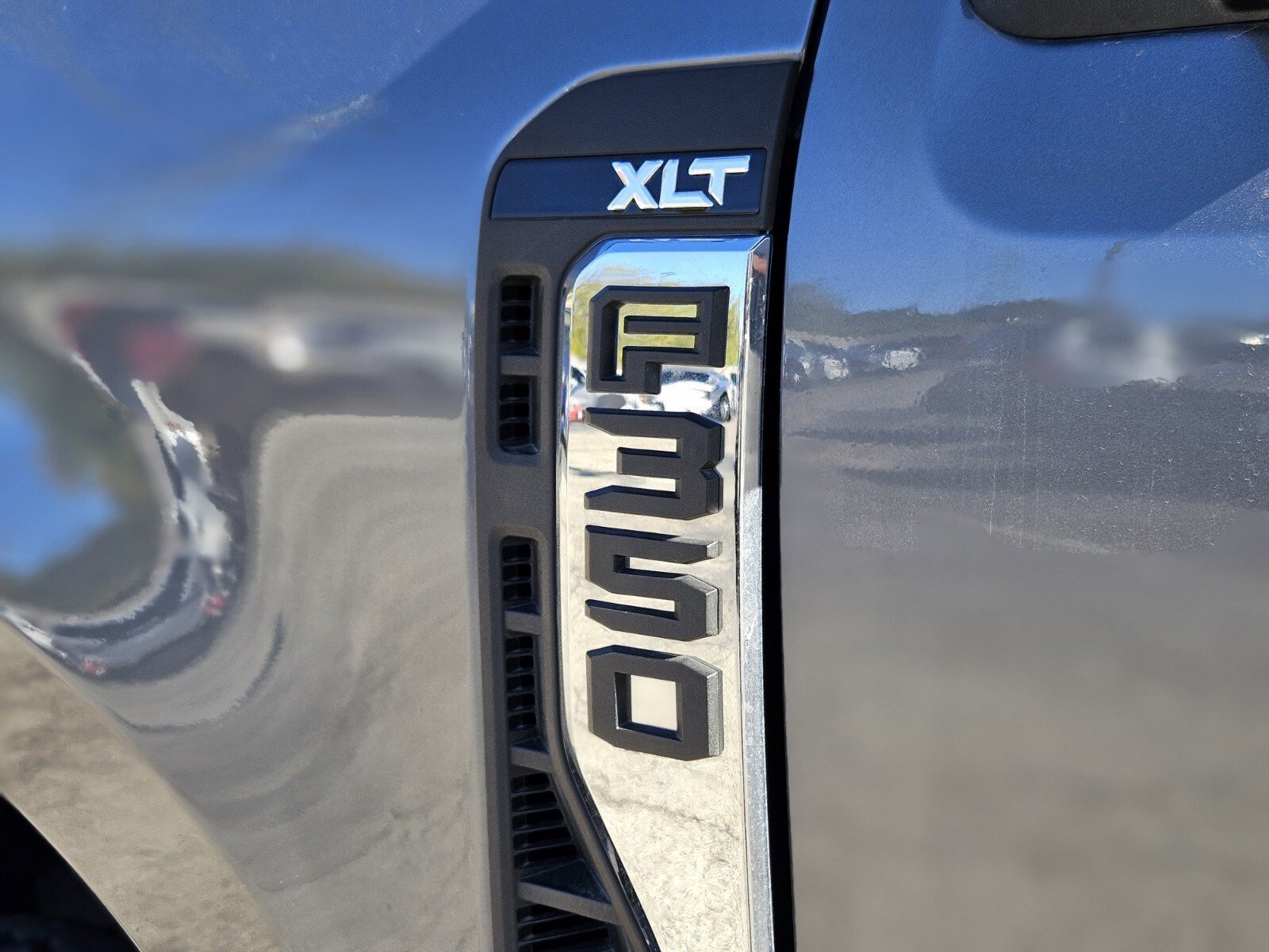 Used 2024 Ford F350 XLT w/ FX4 Off-Road Package image 10