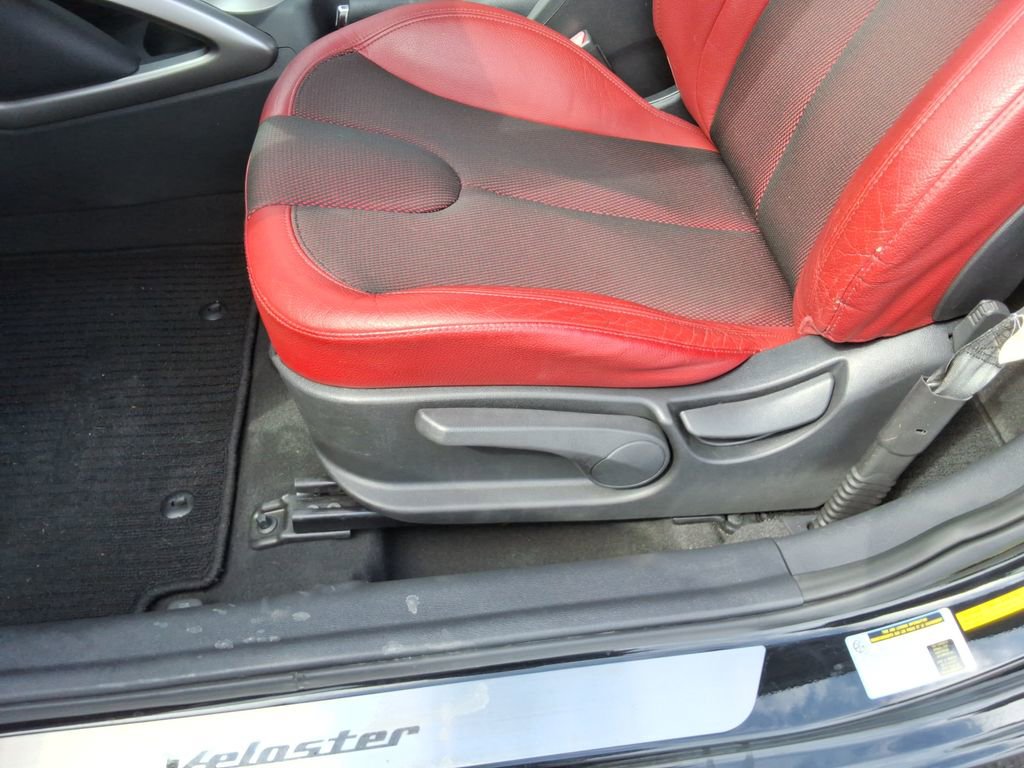 Used 2012 Hyundai Veloster w/ Tech Pkg FWD image 23