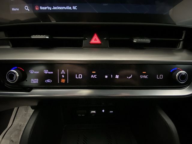 Used 2024 Kia Sportage EX FWD image 19