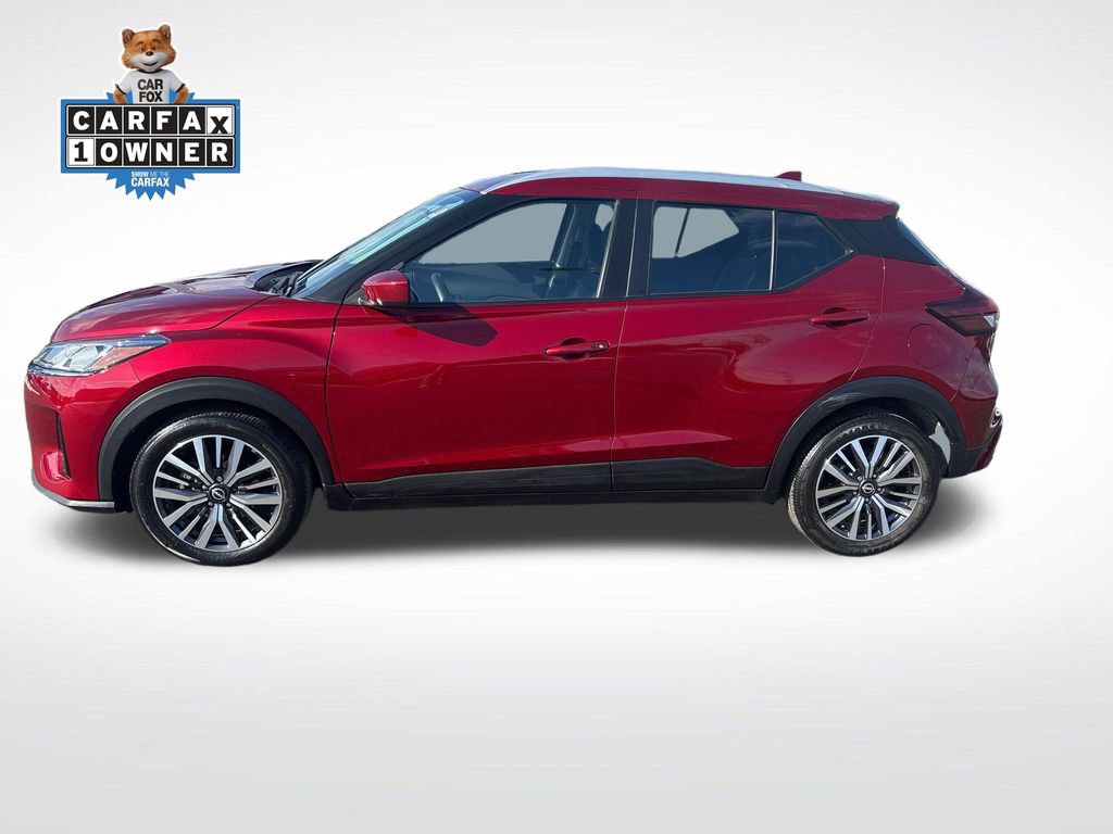 Used 2023 Nissan Kicks SV image 2