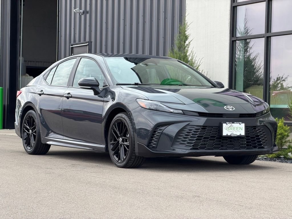 Used 2025 Toyota Camry SE FWD image 4