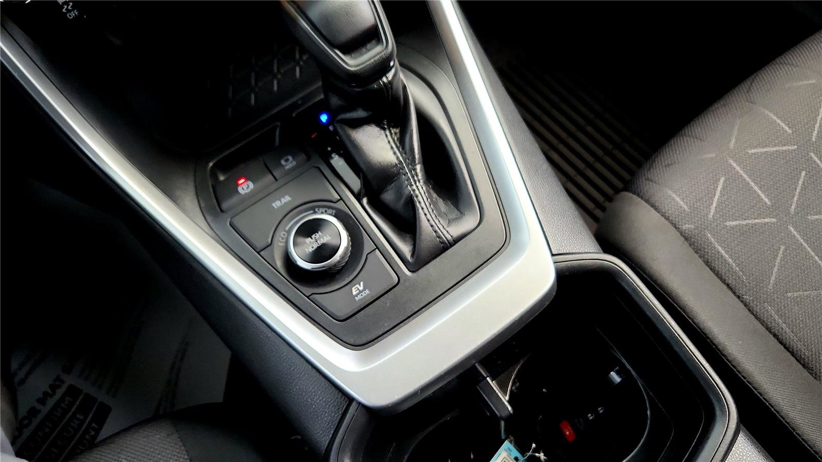 Certified 2025 Toyota RAV4 XLE image 20