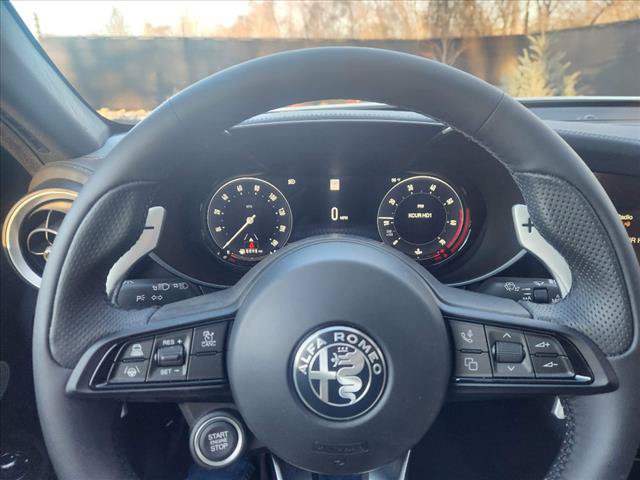 Used 2024 Alfa Romeo Giulia Veloce AWD/4WD image 39