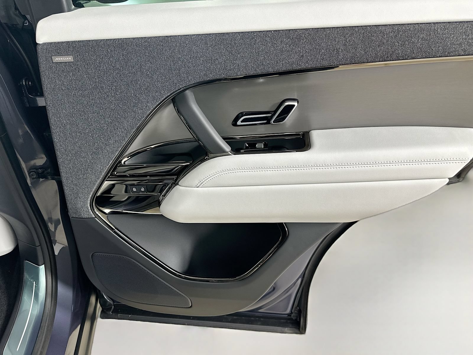 New 2026 Land Rover Range Rover Sport SE AWD/4WD image 42