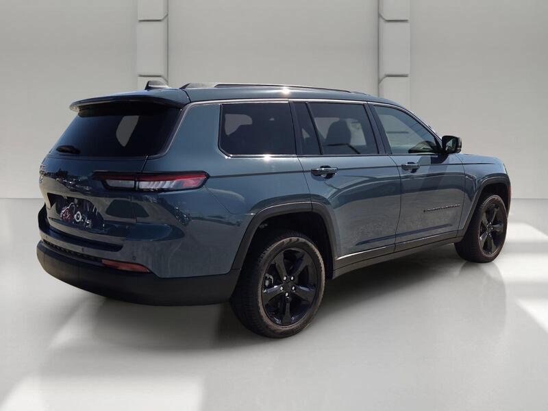 Certified 2026 Jeep Grand Cherokee L Limited w/ Limited Altitude Package RWD image 5