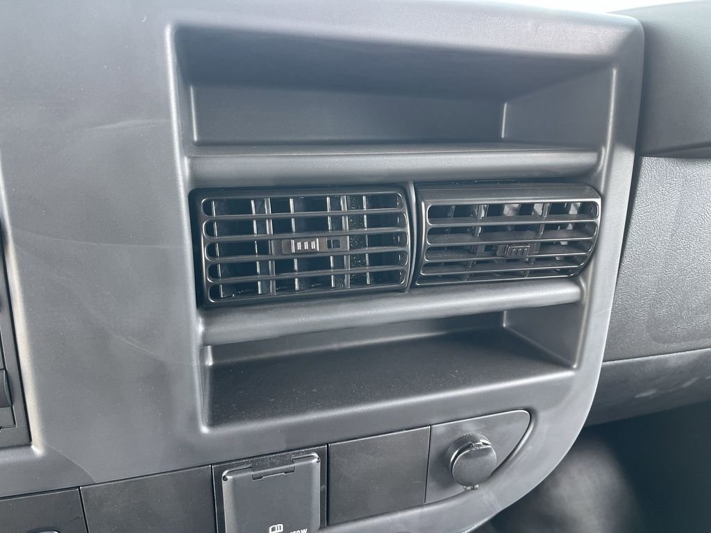 New 2025 GMC Savana 2500 Extended w/ Driver Convenience Package image 21