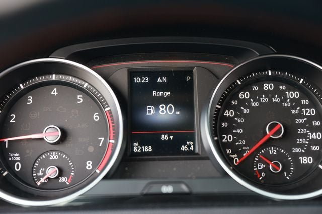 Used 2018 Volkswagen GTI SE FWD image 48