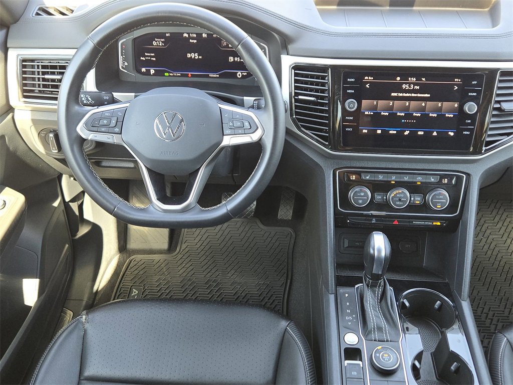 Used 2022 Volkswagen Atlas Cross Sport SE image 28