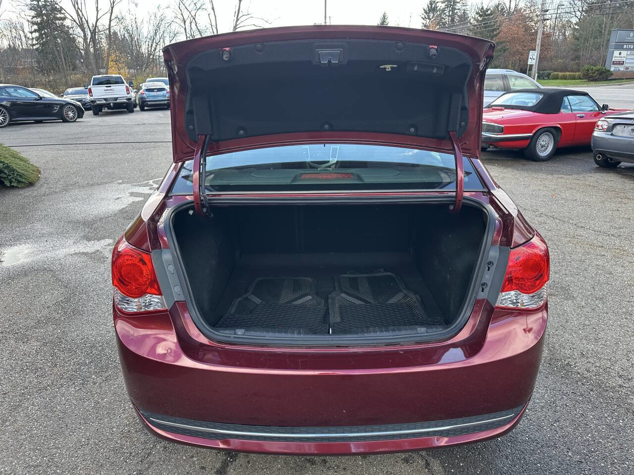 Used 2015 Chevrolet Cruze LT w/ Sun And Sound Package FWD image 6