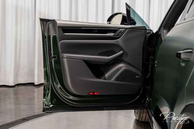 Used 2025 Porsche Macan 4S Electric image 22