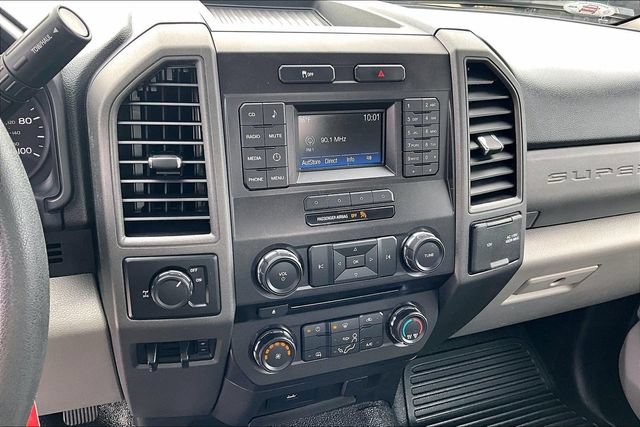 Used 2017 Ford F250 XL w/ Power Equipment Group RWD image 4