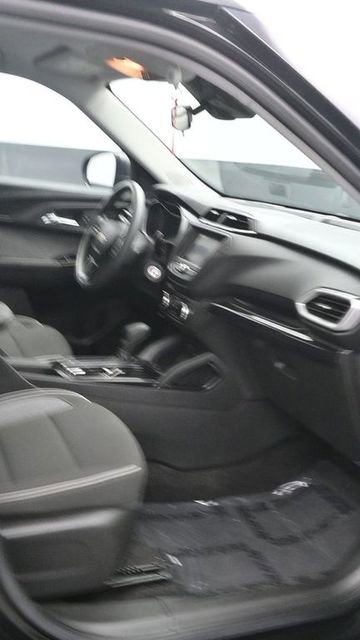 Used 2023 Chevrolet TrailBlazer LS FWD image 10