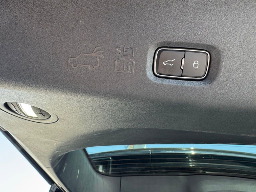 Used 2025 Ford Expedition Platinum AWD/4WD image 9