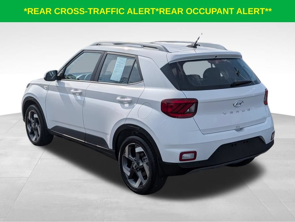 Used 2026 Hyundai Venue SEL FWD image 9