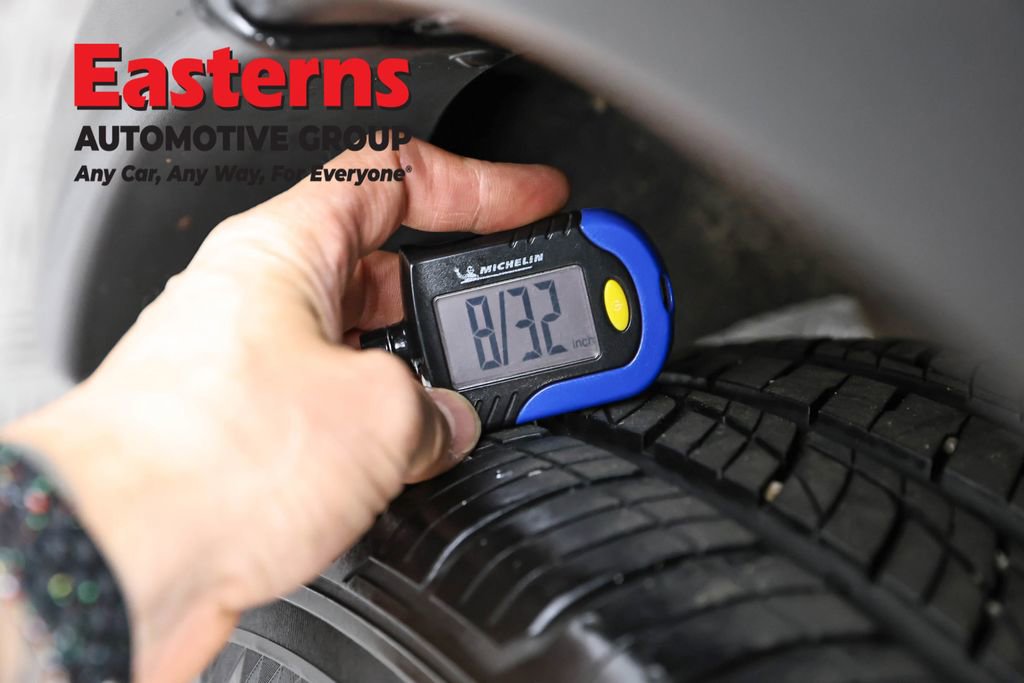 Used 2022 Nissan Pathfinder SL AWD/4WD image 29