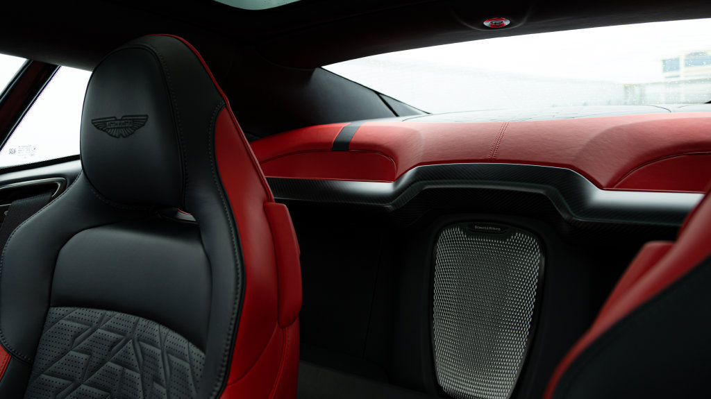 Used 2025 Aston Martin Vanquish RWD image 26