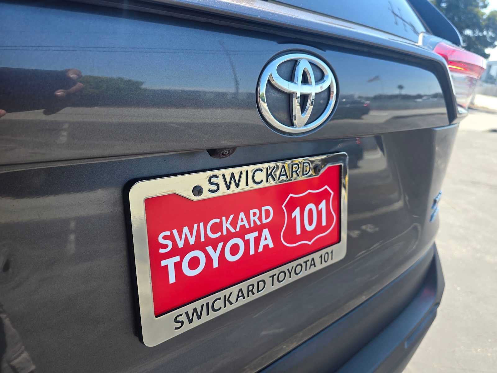 Used 2020 Toyota RAV4 XLE w/ Convenience Package AWD/4WD image 13