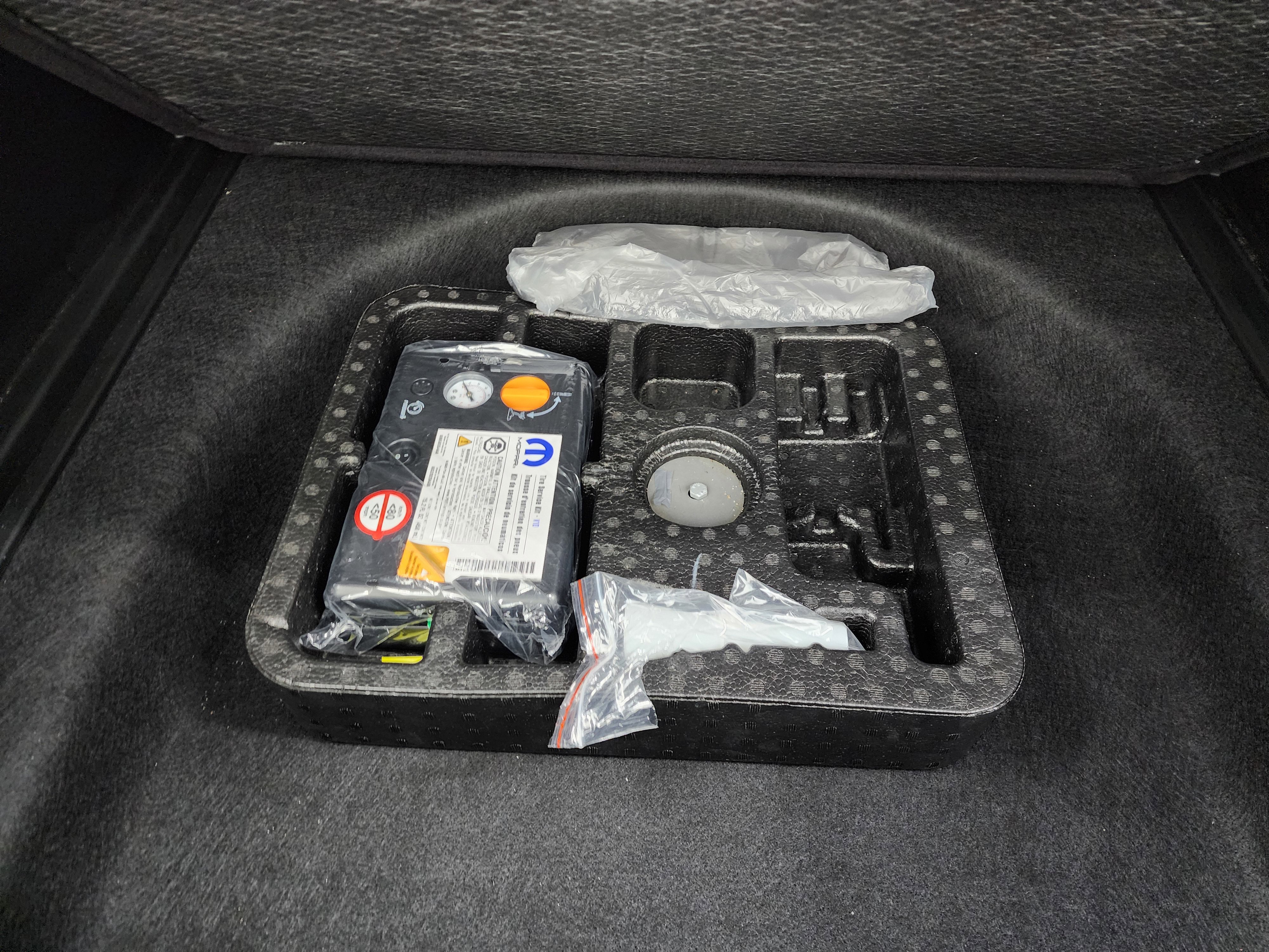 Used 2024 Jeep Compass Latitude image 27