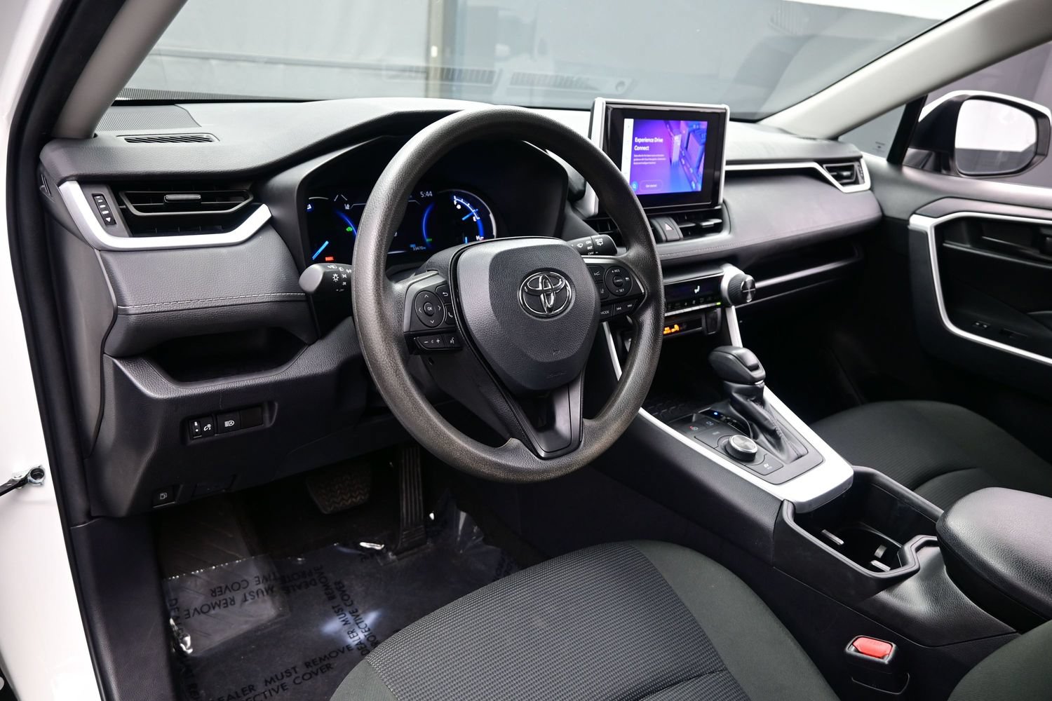 Used 2024 Toyota RAV4 LE AWD/4WD image 12