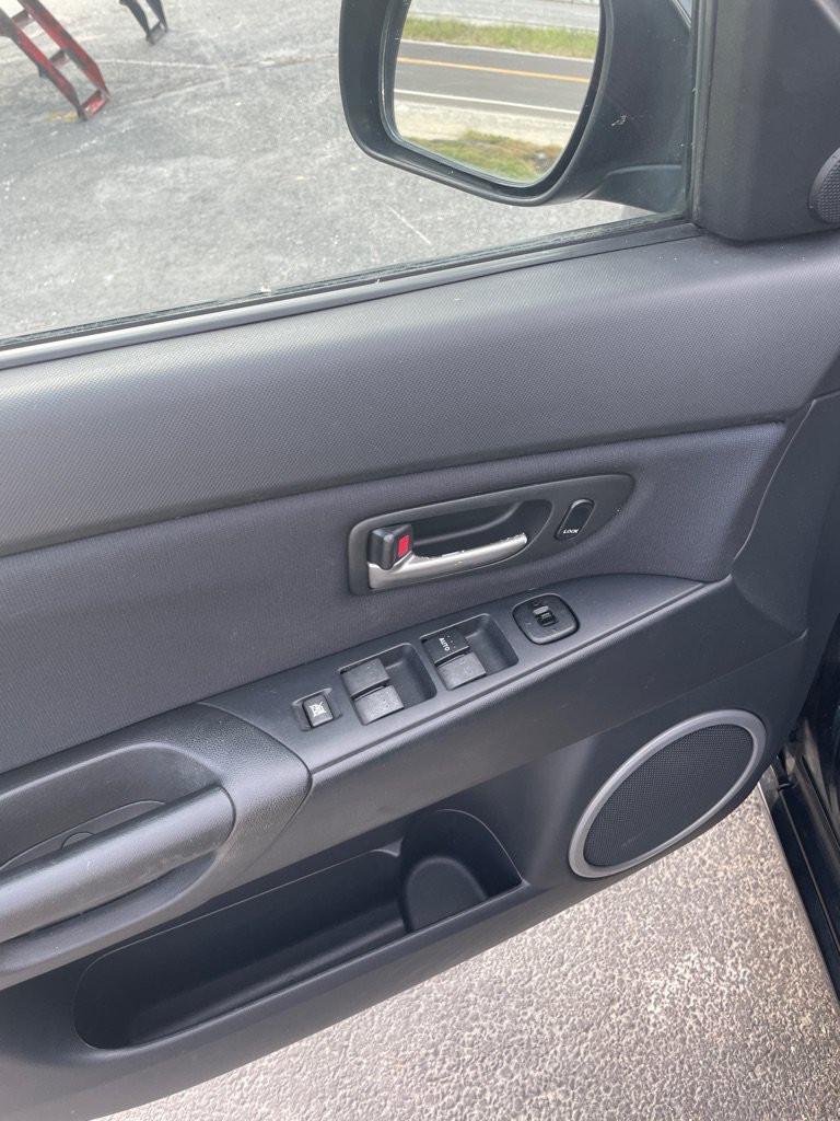 Used 2006 MAZDA MAZDA3 s FWD image 11