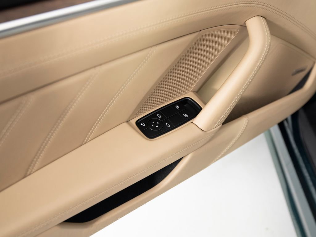 Used 2022 Porsche 911 Turbo S image 13