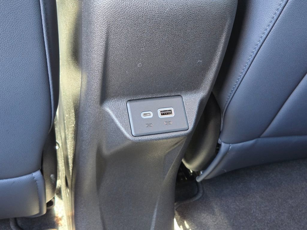 Used 2022 Chevrolet Bolt EUV Premier w/ Sun & Sound Package FWD image 17
