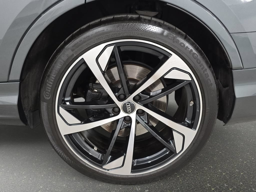 Used 2024 Audi SQ7 Prestige w/ Prestige Package AWD/4WD image 28